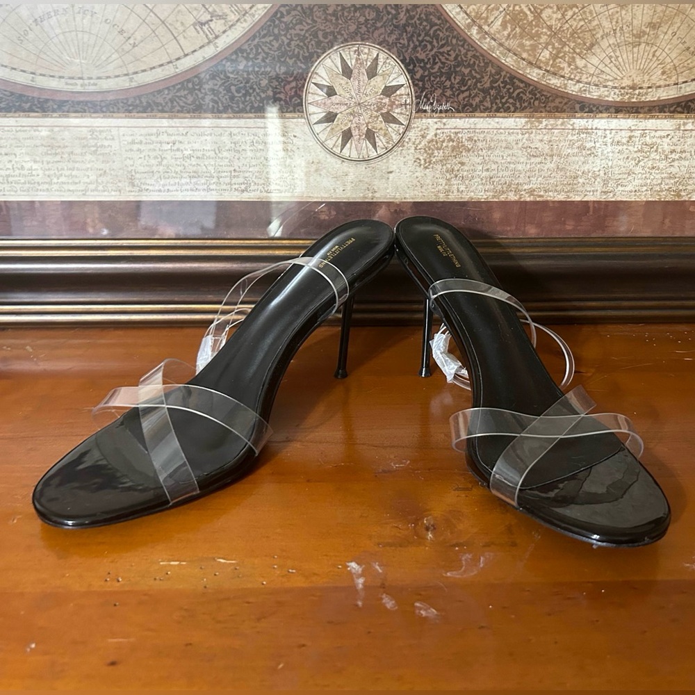 PrettyLIttleThing • Black Clear Strap Pumps CNH 1883
